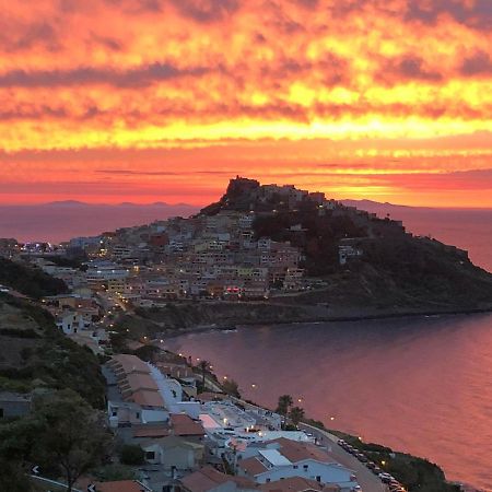 La Tartaruga Spiaggiata - Bilocale Centrale A Pochi Metri Dalla Spiaggia Castelsardo Kültér fotó