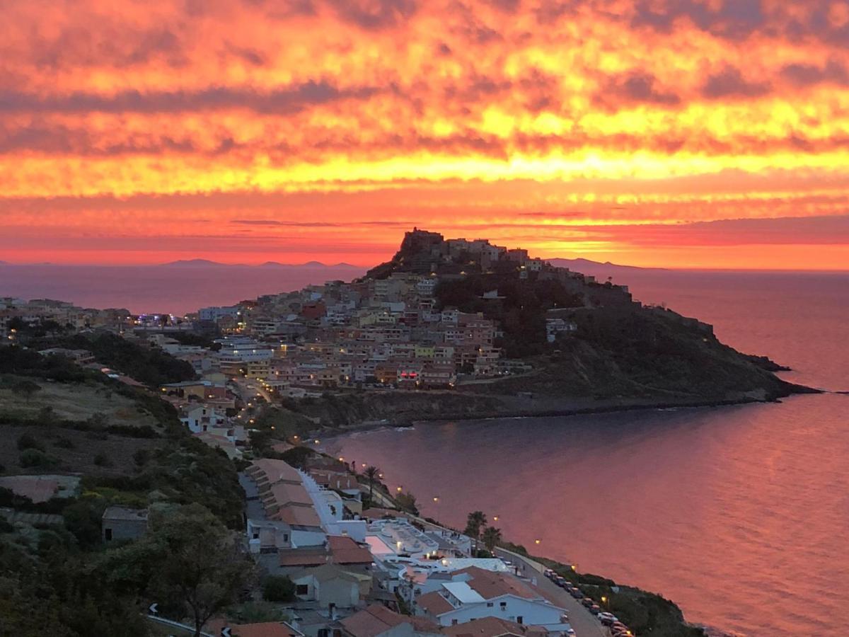 La Tartaruga Spiaggiata - Bilocale Centrale A Pochi Metri Dalla Spiaggia Castelsardo Kültér fotó