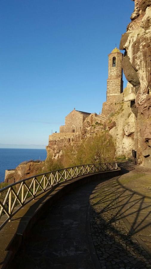 La Tartaruga Spiaggiata - Bilocale Centrale A Pochi Metri Dalla Spiaggia Castelsardo Kültér fotó